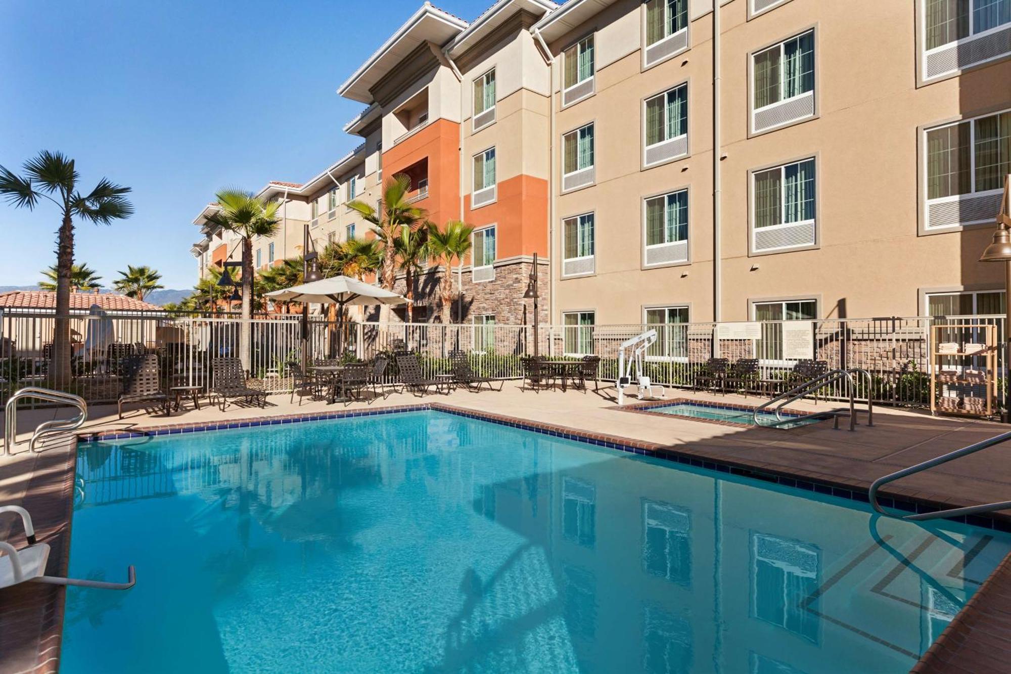 Hampton Inn & Suites San Bernardino Buitenkant foto